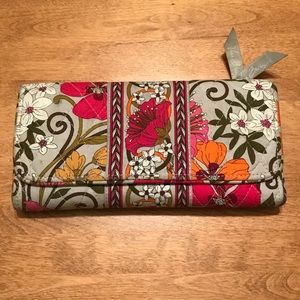 Vera Bradley Wallet - Tea Garden - EUC